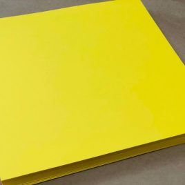 נייר צהוב חזק חלק 4 יחידות משקל הנייר 250 גרם מגיע במידה 12X12 אינץ