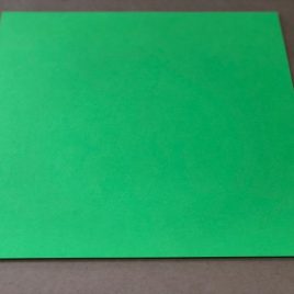 מארז 12 דפים נייר ירוק  משקל  250 גרם גודל 9X13 אינץ