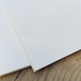 מארז 12 דפים נייר  דמוי בד לבן מידה 12*12אינץ משקל 250 גר
