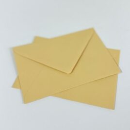 25 מעטפות  83-24 warm cream גודל  11.5X16.2  ס”מ 120 גרם