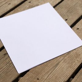 מארז 25 דפי קארדסטוק נייר לבן לבן חלק  – משקל 350 גרם גודל 12X12 אינץ