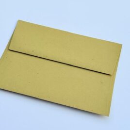 100 מעטפות גוון ירוק חאקי מידה 13X18 ס”מ 120 גרם