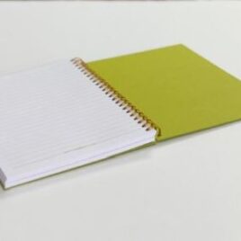 300 דפי שורה ירוק תפוח עם עיטור עדין, נייר לבן איכותי 90 ג”ר גודל 15X21 ס”מ- A5