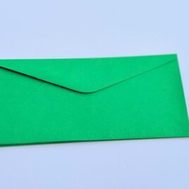 100 מעטפות גוון ירוק דשא מידה 11X23 ס”מ 120 גרם