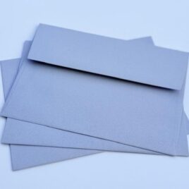 100 מעטפות גוון אפור ספרקלס מידה 18X13.5 ס”מ 120 גרם