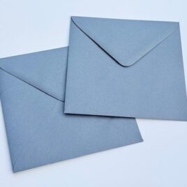 50 מעטפות גוון אפור ספרקלס מידה 16X16 ס”מ 120 גרם